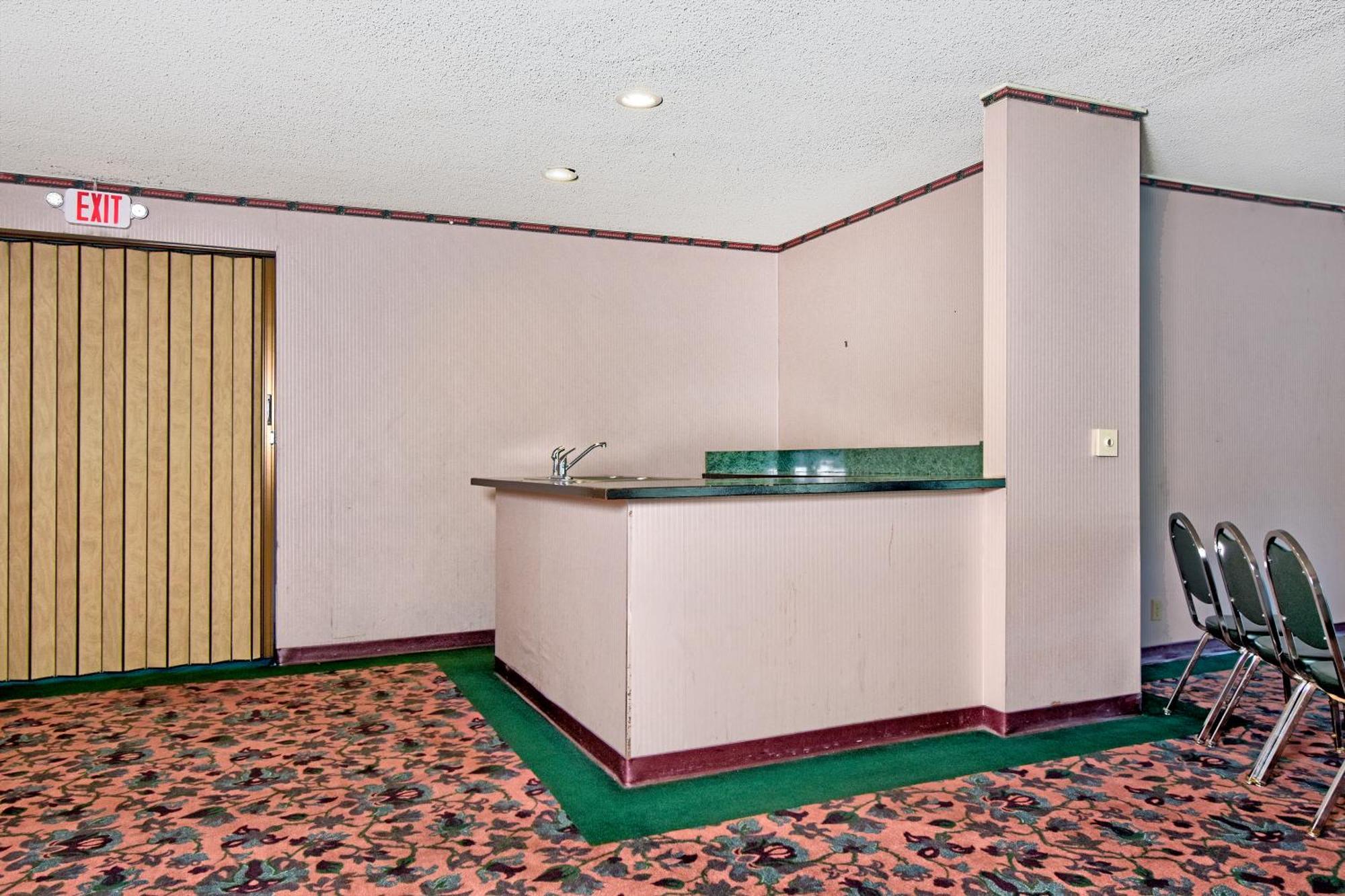 Days Inn By Wyndham Novato/San Francisco Exterior photo